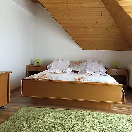 Bed and Breakfast Zoeldteto Panzio Balatonfüred