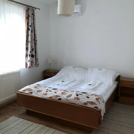 Oda ve Kahvaltı Zoeldteto Panzio 4*