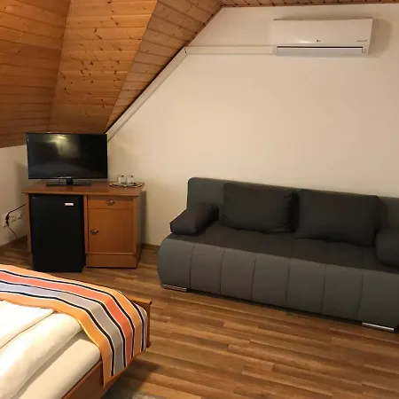 Oda ve Kahvaltı Zoeldteto Panzio Balatonfüred