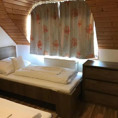 Bed and Breakfast Zoeldteto Panzio 4*